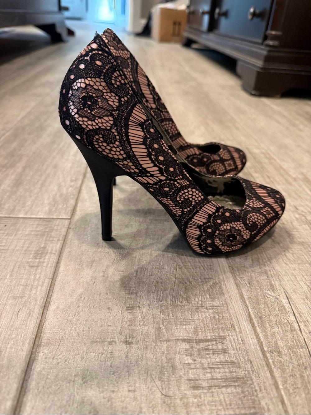 Black Lace Overlay Pink Evening Pumps